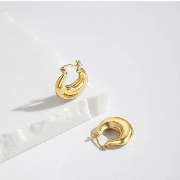 Jewelry - Gold 14k Gold Plated Huggie Hoop Earrings
